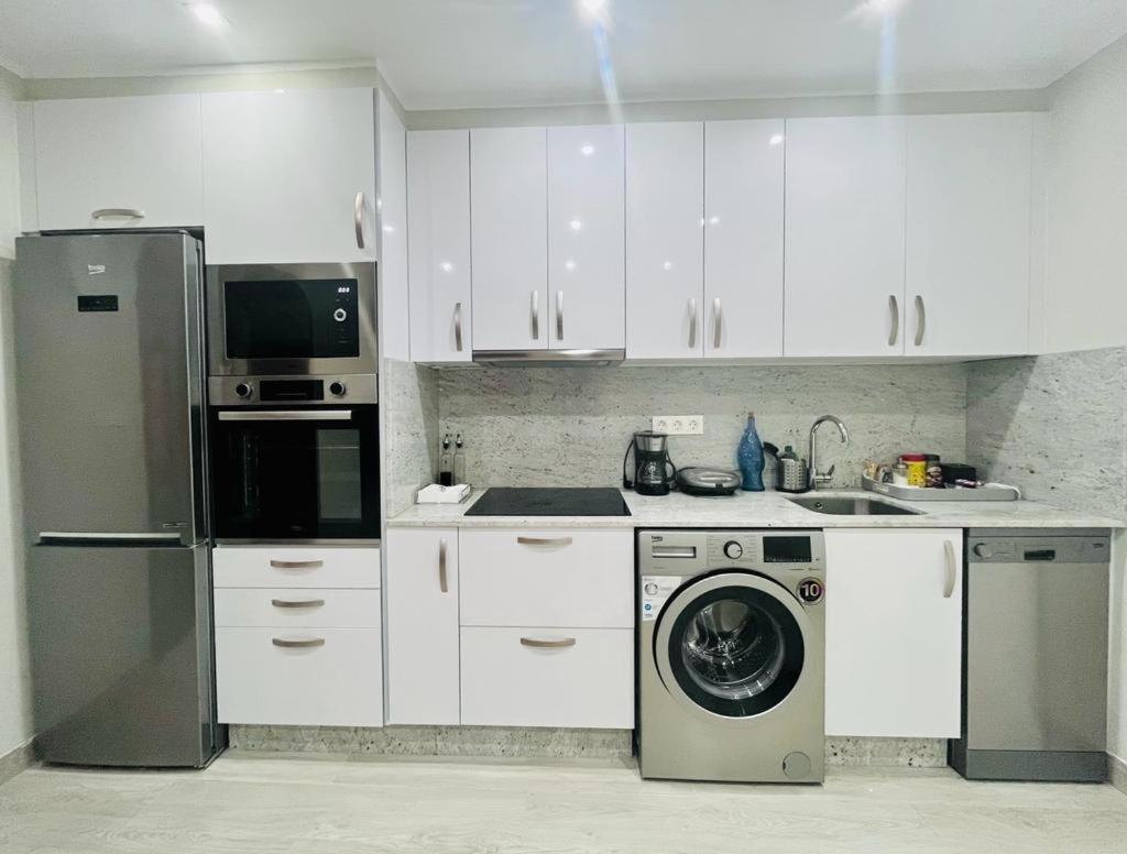 Apartamento adosado con terraza en Playa América, Nigrán Exterior foto